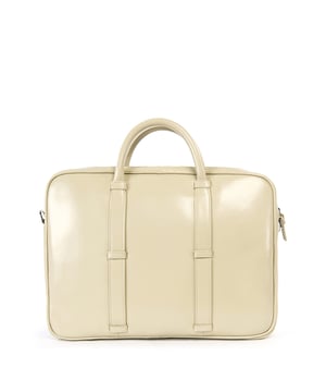 Unisex aktetas met ritssluiting. twee open binnenzakken. afwezige externe zakken. verstelbare en afneembare lederen schouderband. met leren handvat. een binnencompartiment.  extern materiaal. polyester binnenkant. Afmetingen: 38,5x27,5x8 cm. Modeproduct