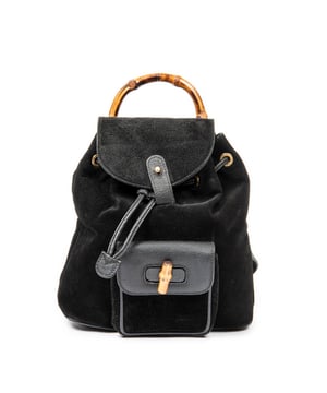 Gucci Tassen Mini Bamboo Backpack  Rugzak in de Zwart Kalfsleer in de Goud  hardware. Het product is in In Zeer Goede Staat (AB).
  Afmetingen: 21x24x7 cm 
  Inclusief accessoires: None
      
  BrandCo Paris vindt zeldzame artikelen in de beste staat voor ongelooflijke prijzen. Het is de moeite waard om geduldig te zijn! Koop met vertrouwen: alle artikelen van BrandCo Paris worden zorgvuldig geselecteerd en geverifieerd door ons team van experts.

  Alle artikelen worden geleverd met een certificaat van echtheid en verpakt door BrandCo Paris.

  Classificatietabel voor de conditie van het artikel:

  N (als nieuw)
  AA (perfecte staat)
  A (uitstekende staat)
  AB (zeer goede staat)
  B (goede/redelijke staat)