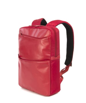 unisex rugzak met ritssluiting. twee open binnenzakken. twee voorvakken met ritssluiting aan de buitenkant. ontbrekende schouderband. ontbrekend handvat. een binnencompartiment.  extern materiaal. polyester binnenkant. Afmetingen: 30x41x10 cm. Modeproduct
