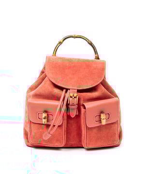 Gucci Tassen Large Bamboo Backpack  Rugzak in de Rood Kalfsleer in de Goud  hardware. Het product is in In Zeer Goede Staat (AB).
  Afmetingen: 30.5x30x10 cm 
  Inclusief accessoires: None
      
  BrandCo Paris vindt zeldzame artikelen in de beste staat voor ongelooflijke prijzen. Het is de moeite waard om geduldig te zijn! Koop met vertrouwen: alle artikelen van BrandCo Paris worden zorgvuldig geselecteerd en geverifieerd door ons team van experts.

  Alle artikelen worden geleverd met een certificaat van echtheid en verpakt door BrandCo Paris.

  Classificatietabel voor de conditie van het artikel:

  N (als nieuw)
  AA (perfecte staat)
  A (uitstekende staat)
  AB (zeer goede staat)
  B (goede/redelijke staat)