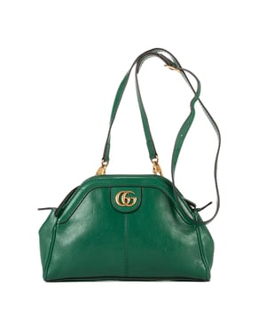 Gucci Tassen Tiger Head Marmont Crossbody  Schoudertas in de Groen Kalfsleer in de Goud  hardware. Het product is in In Perfecte Staat (AA).
  Afmetingen: 7.5x18x4 cm 
  Inclusief accessoires: Strap
      Conditie Small Push mark on exterior leather
  BrandCo Paris vindt zeldzame artikelen in de beste staat voor ongelooflijke prijzen. Het is de moeite waard om geduldig te zijn! Koop met vertrouwen: alle artikelen van BrandCo Paris worden zorgvuldig geselecteerd en geverifieerd door ons team van experts.

  Alle artikelen worden geleverd met een certificaat van echtheid en verpakt door BrandCo Paris.

  Classificatietabel voor de conditie van het artikel:

  N (als nieuw)
  AA (perfecte staat)
  A (uitstekende staat)
  AB (zeer goede staat)
  B (goede/redelijke staat)