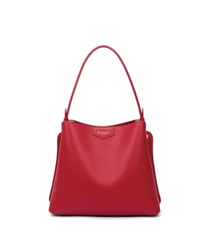Bolso bandolera para mujer. El cierre es con botón magnético. Los bolsillos internos son uno con cremallera y otro abierto. Los bolsillos externos son uno en la parte delantera con botón magnético y otro en la parte trasera con botón magnético. La correa para el hombro es ajustable y extraíble. El mango está fabricado en PU. Hay un compartimento interno. El material exterior es Cuero Vegano/Pu. Internamente no está forrado. Medidas: 29x23x12 cm. Producto de moda