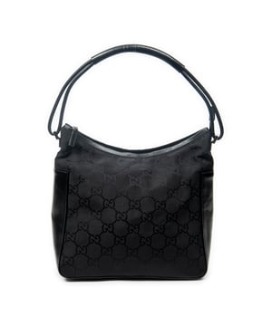 Gucci Bolsas Zip Shoulder Hobo  Bolso bandolera en Negro Lienzo y Plata hardware. El producto está en en Excelentes Condiciones (A).
  Dimensiones: 26x23.5x9.5 cm 
  Accesorios incluidos: None
    
  BrandCo Paris encuentra artículos raros y en las mejores condiciones a precios increíbles. ¡Vale la pena tener paciencia! Compra con confianza: todos los artículos de BrandCo Paris son seleccionados y autenticados cuidadosamente por nuestro equipo de expertos.
  Todos los artículos vienen con un certificado de autenticidad y un embalaje entregado por BrandCo Paris.
  Tabla de clasificación de la condición del artículo
  N (como nuevo)
  AA (perfecto estado)
  A (excelente estado)
  AB (muy buen estado)
  B (bueno/regular)