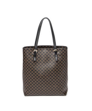 Celine Taschen Shopping Tote  Umhängetasche und Schwarz/Braun Beschichtete Leinwand und Gold hardware. Das Produkt ist auf in sehr gutem Zustand (AB).
  Abmessungen: 25x29x8 cm 
  Zubehör inklusive: Worn
  Innenhinweise: Slight scuffs on corners
Hardware-Hinweise: Slight bad odor
  BrandCo Paris hat seltene Artikel und die besten Konditionen zu unglaublichen Preisen vorgestellt. Geduld lohnt sich! Kaufen Sie mit Vertrauen: Alle Artikel von BrandCo Paris sind von unserem Expertenteam ausgewählt und authentisch.
  Alle Artikel enthalten ein Echtheitszertifikat und wurden von BrandCo Paris übernommen.
  Tabelle zur Klassifizierung des Artikelzustands
  N (wie neu)
  AA (perfekter Zustand)
  A (ausgezeichneter Zustand)
  AB (sehr guter Zustand)
  B (gut/mittelmäßig)