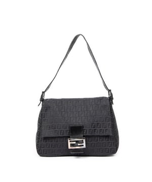 Fendi Bolsas Mama Forever  Bolso bandolera en Negro Lienzo y Plata hardware. El producto está en en Muy Buenas Condiciones (AB).
  Dimensiones: 28x19x11 cm 
  Accesorios incluidos: None
    
  BrandCo Paris encuentra artículos raros y en las mejores condiciones a precios increíbles. ¡Vale la pena tener paciencia! Compra con confianza: todos los artículos de BrandCo Paris son seleccionados y autenticados cuidadosamente por nuestro equipo de expertos.
  Todos los artículos vienen con un certificado de autenticidad y un embalaje entregado por BrandCo Paris.
  Tabla de clasificación de la condición del artículo
  N (como nuevo)
  AA (perfecto estado)
  A (excelente estado)
  AB (muy buen estado)
  B (bueno/regular)