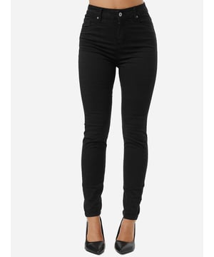•Moderne & zeitlose Damen Jeanshose von Tazzio

•Passform: High Rise
•Verschluss: Reißverschluss
•5-Pocket Stil
•Stretchanteil für eine optimale Passform
•Knöpfe mit Logoprägung
•Hochwertiges Material & bequem zu tragen
•Ideale Damen Jeans das ganze Jahr