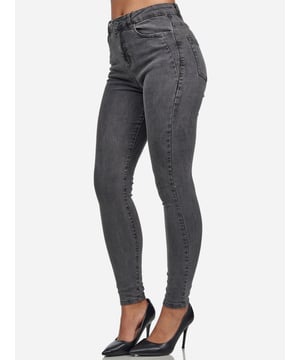 •Moderne & zeitlose Damen Jeanshose von Tazzio

•Verschluss: Reißverschluss (verdeckter Zip Fly)
•Hosentaschen: Eingrifftaschen, Coinpocket, Gesäßtaschen
•5-Pocket-Style
•Stretchanteil für eine optimale Passform
•Gürtelschlaufen
•Unifarben
•Ton-in-Ton-Nähte
•Hochwertiges Material & bequem zu tragen
•Ideale Damen Jeans das ganze Jahr

Passform
•Passform: Skinny Fit (High Waist)
•Länge: Knöchellang
•Leibhöhe: hoch

Material & Pflege
•Material Oberstoff: 68 % Baumwolle, 30 % Polyester, 2 % Elasthan
•Materialkonstruktion: Denim/Jeans
•Elastizität: Leicht elastisch
•Pflegehinweise: Maschinenwäsche