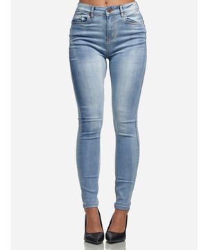 •Moderne & zeitlose Damen Jeanshose von Tazzio
•Verschluss: Reißverschluss (verdeckter Zip Fly)
•Hosentaschen: Eingrifftaschen, Coinpocket, Gesäßtaschen
•5-Pocket-Style
•Stretchanteil für eine optimale Passform
•Gürtelschlaufen
•Unifarben
•Hochwertiges Material & bequem zu tragen
•Ideale Damen Jeans das ganze Jahr

Passform
•Passform: Skinny Fit (High Waist)
•Länge: Knöchellang
•Leibhöhe: hoch

Material & Pflege
•Material Oberstoff: 97% Baumwolle, 3% Elasthan
•Materialkonstruktion: Denim/Jeans
•Elastizität: Leicht elastisch
•Pflegehinweise: Maschinenwäsche