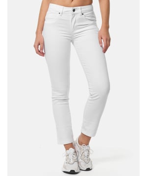 •Moderne & zeitlose Damen Straight Leg Jeans von Tazzio

•Verschluss: Reißverschluss (verdeckter Zip Fly)
•Hosentaschen: Eingrifftaschen, Gesäßtaschen
•4-Pocket-Style
•Stretchanteil für eine optimale Passform
•Gürtelschlaufen
•Unifarben
•Ton-in-Ton-Nähte
•Hochwertiges Material & bequem zu tragen
•Ideale Damen Jeans das ganze Jahr

Passform
•Passform: Schmal
•Schnitt: Figurbetont
•Länge: Knöchellang
•Leibhöhe: Normal

Material & Pflege
•Material Oberstoff: 97% Baumwolle, 3% Elasthan
•Materialkonstruktion: Denim/Jeans
•Elastizität: Leicht elastisch
•Pflegehinweise: Maschinenwäsche