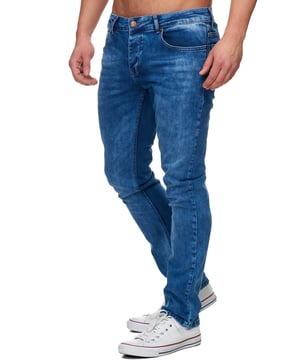 •Moderne & zeitlose Herren Jeans von Tazzio

•Verschluss: Knopfverschluss (verdeckter Zip Fly)
•Hosentaschen: Eingrifftaschen, Coinpocket, Gesäßtaschen
•Stretchanteil für eine optimale Passform
•Gürtelschlaufen
•Hochwertiges Material & bequem zu tragen
•Ideale Jeans das ganze Jahr

Passform
•Passform: Slim Fit
•Länge: Lang
•Leibhöhe: normal

Material & Pflege
•Material Oberstoff: 97% Baumwolle, 3% Elasthan
•Materialkonstruktion: Denim/Jeans
•Elastizität: Leicht elastisch
•Pflegehinweise: Maschinenwäsche