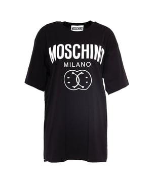 Elevate your casual wardrobe with the Moschino Double Smiley Black Oversize T-Shirt. Crafted for comfort and style, this oversized tee features Moschino's iconic double smiley graphic, adding a playful yet bold statement to your look. Made from high-quality fabric, it ensures a soft feel and lasting durability. Perfect for pairing with jeans or layering under jackets, this versatile piece brings effortless cool to any outfit. Embrace a relaxed fit without compromising on fashion with this standout Moschino design. Made in Portugal, 100% Cotton