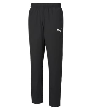 Die Puma Sweatpants für Herren kombinieren sportlichen Stil mit hohem Tragekomfort. Der elastische Bund mit innenliegendem Zugband sorgt für eine individuelle Passform und garantiert einen sicheren Sitz. Mit ihrer normalen Leibhöhe und den praktischen seitlichen Eingrifftaschen ist diese Hose ideal für den Alltag oder sportliche Aktivitäten. Dank der hochwertigen Materialien ist die Sweatpants nicht nur besonders bequem, sondern auch langlebig. Perfekt für entspannte Freizeit-Looks oder als komfortable Ergänzung zum Sport-Outfit – die ideale Wahl für Herren, die Wert auf Stil und Komfort legen.