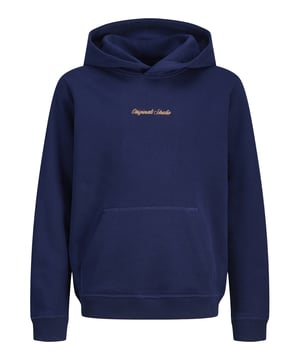 In diesem Hoodie fühlst du dich den ganzen Tag rundum wohl. Die normale Passform gibt dir genug Bewegungsfreiheit – perfekt für Schule, Freizeit oder einfach zum Chillen. Die weiche Innenseite sorgt für ein extra angenehmes Tragegefühl. Die Kapuze schützt dich bei Wind und sieht dabei super lässig aus. In der Kängurutasche kannst du deine Hände wärmen oder kleine Dinge verstauen. Die elastischen Rippbündchen an Ärmeln und Saum halten den Hoodie dort, wo er hingehört. Die kleine Stickerei auf der Vorderseite verleiht dem Look das gewisse Etwas. Du kannst ihn easy mit Jeans oder Jogginghose kombinieren. Der Hoodie passt zu jedem Tag und jedem Abenteuer. Ein cooles Basic, das in deinem Kleiderschrank nicht fehlen darf!