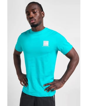 The North Face Men’s M Small Box Logo T-Shirt. - - . This Tee is made with soft, lightweight cotton for lasting comfort. - - . It features a ribbed crew neckline and short sleeves for an easy feel and is finished with a contrasting The North Face box logo at the chest, and a signature stamp to the back shoulder. - - . Model is 6'1" with a 36" chest and wears a size M.
