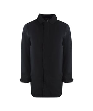 Die Aquascutum Active Black Trenchjacke vereint zeitlosen Stil mit moderner Funktionalität. Aus 100 % Polyester gefertigt, bietet diese Jacke Strapazierfähigkeit und Wetterbeständigkeit und ist somit ideal für den Alltag. Das schlichte schwarze Design sorgt für einen vielseitigen Look, der jedes Outfit ergänzt, während die figurbetonte Passform Ihre Silhouette betont. Diese Trenchjacke wurde in China mit viel Liebe zum Detail gefertigt und ist perfekt für alle, die eine elegante und zugleich praktische Oberbekleidung suchen. Werten Sie Ihre Garderobe mit diesem Klassiker auf, der Eleganz und die Bedürfnisse eines aktiven Lebensstils mühelos vereint