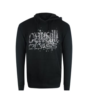 Verrijk je casual garderobe met de Cavalli Class Cracked Sprayed Logo Black Hoodie. Deze herensweater is gemaakt van 100% katoen en biedt uitzonderlijk comfort en ademend vermogen, perfect voor dagelijks gebruik. Het opvallende gebarsten logo geeft je look een stoere, urban touch en maakt hem tot een echte blikvanger. Deze hoodie is ontworpen met kwaliteit en stijl in gedachten en wordt in Bangladesh gemaakt voor duurzaamheid en een hoogwaardige afwerking. Of je nu op pad gaat of thuis ontspant, deze veelzijdige zwarte hoodie combineert moeiteloos mode en functionaliteit
