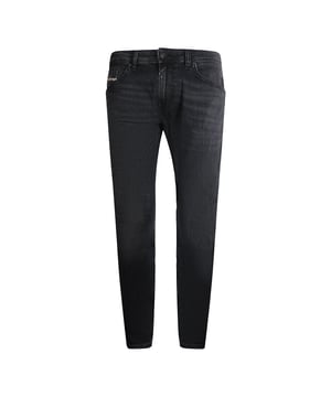 Werten Sie Ihre Garderobe mit der Diesel Tepphar-X Faded Black Denim Hose auf. Sie besteht aus einer hochwertigen Mischung aus 99 % Baumwolle und 1 % Elasthan und bietet außergewöhnlichen Komfort und Langlebigkeit. Mit ihrem klassischen Five-Pocket-Design bietet diese Hose Stil und Funktionalität zugleich. Das verblasste schwarze Finish verleiht ihr einen modernen, trendigen Touch - perfekt für vielseitige Alltagslooks. Die Tepphar-X Hose sitzt perfekt und passt sich Ihren Bewegungen an. Sie vereint zeitlosen Denim-Look mit modernem Flair und ist somit ein unverzichtbares Accessoire für jede trendige Kollektion. Erleben Sie die Qualität und den Stil, die nur Diesel bieten kann