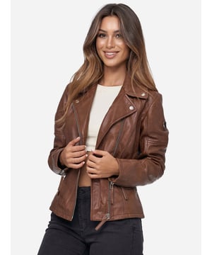 Artikelbeschreibung


	Moderne &amp; zeitlose Damen Lederjacke von Tazzio
	Verschluss: Reißverschluss
	Seitliche Reißverschlusstaschen
	Eingelassene Brusttasche mit Reißverschluss
	Schräger Reißverschluss
	Reverskragen
	Edle und hochwertige Knöpfe/Nieten
	Ton-in-Ton-Nähte
	Hochwertiges Material &amp; bequem zu tragen
	Ideale Echtlederjacke für das ganze Jahr


Passform


	
Passform: Slim Fit
	
Länge: Normale Länge
	
Ärmellänge: Langarm


Material &amp; Pflege


	
Material: 100% Leder
	
Pflegehinweise: Lederreinigung (siehe bitte Etikett)