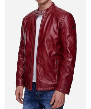 Moderne &amp; zeitlose Herren Lederjacke von TAZZIO 

Passform: normal &amp; bequem  

Verschluss: Reißverschluss

2 seitliche Eingrifftaschen &amp; 1 eingelassene Brusttasche mit Reißverschluss

Edle und hochwertige Knöpfe 

Hochwertiges Material &amp; bequem zu tragen 

Ideale Jacke für das ganze Jahr


GrößentabelleGröße S Brust (A) 57,5 cm / Länge (B) 69,5 cm / Armlänge (C) 66,5 cm / Handgelenk (D) 13,5cmGröße M Brust (A) 60 cm / Länge (B) 71 cm / Armlänge (C) 67 cm / Handgelenk (D) 13,75 cmGröße L Brust (A) 62,5 cm / Länge (B) 72,5 cm / Armlänge (C) 67,5 cm / Handgelenk (D) 14 cmGröße XL Brust (A) 65 cm / Länge (B) 74 cm / Armlänge (C)  68 cm / Handgelenk (D) 14,25 cmGröße XXL Brust (A) 67,5 cm / Länge (B) 75,5 cm / Armlänge (C) 68,5 cm / Handgelenk (D) 14,5 cmRichtwerte - hierbei handelt es sich um ca. Angaben zur Orientierung / (Toleranz ca. +/- 1-2cm)