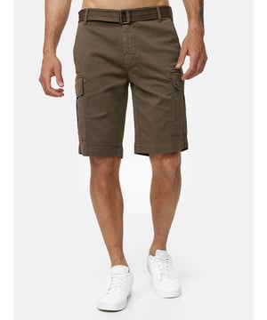 Artikelbeschreibung


	Moderne &amp; zeitlose Herren Cargo Shorts von Tazzio
	
Verschluss: Reißverschluss
	
Hosentaschen: Eingrifftaschen, Coinpocket, Cargotaschen, Gesäßtaschen
	Inkl. abnehmbarem Gürtel
	Gürtelschlaufen
	Hochwertiges Material &amp; bequem zu tragen
	Ideale Jeans Shorts das ganze Jahr


Passform


	
Passform: Regular Fit
	
Länge: Kurz
	
Leibhöhe: Normal


Material &amp; Pflege


	
Material Oberstoff: 98% Baumwolle, 2% Elasthan
	
Elastizität: Leicht elastisch
	
Pflegehinweise: Maschinenwäsche