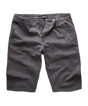 HOCHWERTIG: Moderne &amp; zeitlose Herren Chino Shorts von TAZZIO


KOMFORT: Hochwertiges Material &amp; bequem zu tragen.


PASSFORM: Slim Fit


VERSCHLUSS: Reißverschluss


MATERIALZUSAMMENSETZUNG: 95% Baumwolle, 5% Elasthan


QUALITÄT: Hochwertiger Tragekomfort | Stylische Shorts | Direkt vom Hersteller.


DETAILS &amp; HIGHLIGHTS: Basic Stil und doch außergewöhnlich | Deine neue Lieblings Chino Shorts, zu jedem Outfit kombinierbar und zeitlos tragbar.