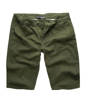 HOCHWERTIG: Moderne &amp; zeitlose Herren Chino Shorts von TAZZIO


KOMFORT: Hochwertiges Material &amp; bequem zu tragen.


PASSFORM: Slim Fit


VERSCHLUSS: Reißverschluss


MATERIALZUSAMMENSETZUNG: 95% Baumwolle, 5% Elasthan


QUALITÄT: Hochwertiger Tragekomfort | Stylische Shorts | Direkt vom Hersteller.


DETAILS &amp; HIGHLIGHTS: Basic Stil und doch außergewöhnlich | Deine neue Lieblings Chino Shorts, zu jedem Outfit kombinierbar und zeitlos tragbar.