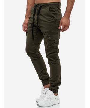 Artikelbeschreibung


	Moderne &amp; zeitlose Herren Jeans von Tazzio
	
Verschluss: Tunnelzug
	
Hosentaschen: Eingrifftaschen, Cargotaschen, Gesäßtaschen
	Stretchanteil für eine optimale Passform
	2 Taschen an den Beinseiten, via Knopf verschließbar
	Im Jogger-Stil
	Geschlossener Beinabschluss
	Hochwertiges Material &amp; bequem zu tragen
	Ideale Hose für das ganze Jahr


Passform


	
Passform: Regular Fit
	
Länge: Knöchellang
	
Leibhöhe: Normal


Material &amp; Pflege


	
Material Oberstoff: 97% Baumwolle, 3% Elasthan
	
Elastizität: Leicht elastisch, elastischer Bund
	
Pflegehinweise: Maschinenwäsche