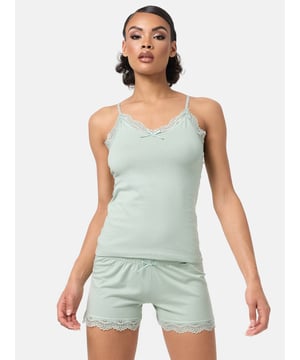 Artikelbeschreibung


	Damen Set 2er-Pack Unterhemden inkl. Panty von Tazzio
	Bequeme Unterhemden &amp; weiches Tragegefühl
	Optimaler Tragekomfort &amp; erstklassiger Sitz
	Elastisches Baumwollmaterial für einen bequemen Halt
	Set aus Unterhemd und Panty
	Hochwertige und softe Qualität


Passform Unterhemd


	
Passform: Schmal
	
Schnitt: Gerade
	
Ausschnitt: V-Ausschnitt
	
Ärmellänge: Spaghettiträger


Passform Panty


	
Passform: Schmal
	
Schnitt: Gerade
	
Leibhöhe: Normal


Material &amp; Pflege


	
Material Oberstoff: 95% Baumwolle, 5% Elasthan
	
Elastizität: Leicht elastisch
	
Pflegehinweise: Maschinenwäsche