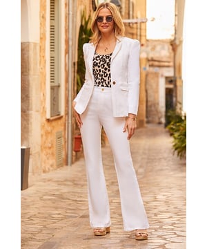 Is it even summer if you're not wearing white denim?Fitted at the waist to hug your curvesOn-trend (and ultra-flattering) wide flare cut Gold hardware for a luxe touch Effortlessly cool with the matching blazer Wear with heels for a leg lengthening look or dress down with trainers Inside leg to fit: Short 29" | Regular 31" | Long 33"