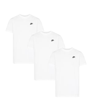 EEN SLIMME KEUZE VOOR JE DAGELIJKSE ROTATIE. Het Nike Sportswear Club T-shirt is gemaakt van onze alledaagse katoenen stof en heeft een klassieke pasvorm voor een vertrouwd gevoel, direct uit de verpakking. Een geborduurd Futura-logo op de borst zorgt voor die kenmerkende Nike-look.
Voordelen
De klassieke pasvorm biedt een ontspannen gevoel bij het lichaam en de heupen.
De alledaagse katoen voelt zacht en licht aan.
Productdetails
Standaard pasvorm voor een relaxed en comfortabel gevoel
Materiaal: 100% katoen
Machinewasbaar
