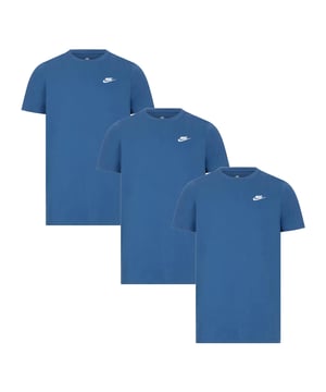 EEN SLIMME KEUZE VOOR JE DAGELIJKSE ROTATIE. Het Nike Sportswear Club T-shirt is gemaakt van onze alledaagse katoenen stof en heeft een klassieke pasvorm voor een vertrouwd gevoel, direct uit de verpakking. Een geborduurd Futura-logo op de borst zorgt voor die kenmerkende Nike-look.
Voordelen
De klassieke pasvorm biedt een ontspannen gevoel bij het lichaam en de heupen.
De alledaagse katoen voelt zacht en licht aan.
Productdetails
Standaard pasvorm voor een relaxed en comfortabel gevoel
Materiaal: 100% katoen
Machinewasbaar