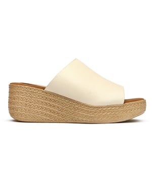 Dames natuurlijke Solesister brandy wedge sandalen, vervaardigd met synthetisch materiaal en een synthetische zool. Kenmerken: ronde teen en synthetische voering & sok.