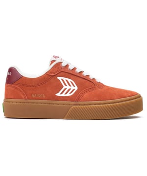 Jump into these Cariuma Naioca trainers for eco-friendly style and comfort. They feature a soft suede upper, in a lightweight silhouette, organic cotton laces, a cushioned memory foam insole for casual comfort and a sturdy rubber sole for traction. Embrace cool, laid-back designs with a good conscience and enhance your wardrobe with these branded skater kicks.