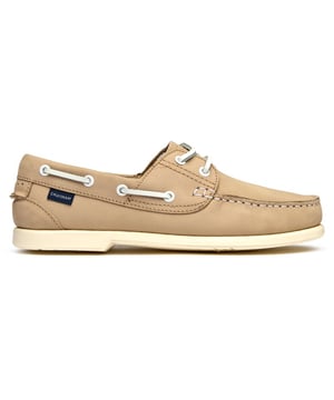 Mens white Chatham Marine bow ii shoes, manufactured with nubuck and a rubber sole. Featuring: leather lining and sock, cushioned insock, stitched sole and woven branded tab.