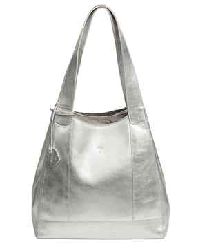 As part of the Nina Amora range, the 'Celeste' handbag is inspired by our designer's daughter and all about elevating classic designs through high quality natural leather with a pebble grain finish. A unique trio of compartments provide ample space for all your essentials with the central  compartment being secured with a zip over top. On either side you will find slip sections, perfect for on-the-go storage.  Additional storage space is provided by a internal zipped pocket - perfect for your phone and keys. Dual leather handles adorn the 'Celeste' with a drop lenght of 25cm. Metal fittings and zips give this design an elegant look which alongside the NiNa Amora X logo embossed on the front and hanging charm adding a luxurious finishing touch.