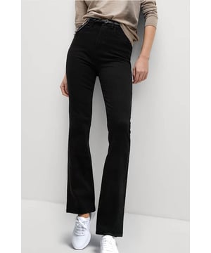 These trendy high-rise jeans have a hint of stretch that allows for effortless motion. Created in a slim fit that hugs your figure and flares out for a chic profile. These Magic Shaping innovation features back-stitching to enhance your backside and a hidden front pocket to flatten your midsection. Classic elements like a button closure, zip fly, and five-pocket design complete the look.