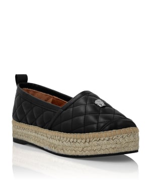 Deze espadrilles met matelassé combineren moeiteloze verfijning met moderne accenten en stralen ontspannen luxe en eigentijdse stijl uit.   Vervaardigd van eersteklas kalfsleder met een gewatteerde afwerking voor een verhoogde look.   Het kenmerkende doodshoofdembleem voegt een opvallend detail toe.   Gladde schapenleren voering zorgt voor superieur comfort.   Jute binnenzool en gevlochten tussenzool doen denken aan het klassieke vakmanschap van espadrilles.   Perfect om een chique, ontspannen touch toe te voegen aan casual zomerensembles.