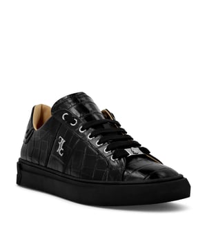 Crocco en relieve  Estas zapatillas de caña baja combinan un estilo refinado con un toque contemporáneo e incorporan la marca y detalles sofisticados, perfectos para realzar tus conjuntos informales.   Confeccionadas en lujosa piel de ternero para ofrecer un tacto suave y de primera calidad.   El detalle del panel con el logotipo de la firma añade un toque atrevido y distintivo.   El forro de piel suave garantiza una comodidad y transpirabilidad superiores.   Silueta aerodinámica que ofrece una versatilidad moderna para varios conjuntos.   Ideales para añadir un toque sofisticado a tus looks diarios.