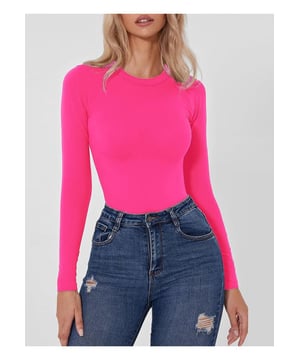 Estilo basico.
  Opaco.
  Material ligeramente elastico.
  100% poliester.
  Cuello redondo.
  Mangas largas.
  Lavar a maquina con agua fria.
  Secar en secadora a temperatura baja.
  Importado.
  Disponible en varias tallas: S M L.