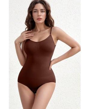 Estilo básico  
Transparente: Opaco  
Elastano: Ligeramente elástico  
Composición del material: 95% poliéster 5% elastano  
Instrucciones de cuidado: Lavado a máquina en agua fría. Secar a baja temperatura.  
Importado  
Disponible en tallas XS a 3XL