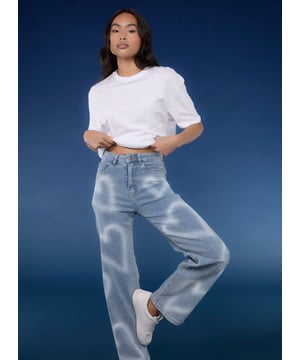 We can't get enough of denim this season. Add Pink Vanilla's Spray Heart Detail Jeans to your cart babe, and fall in love with this piece everyday.
