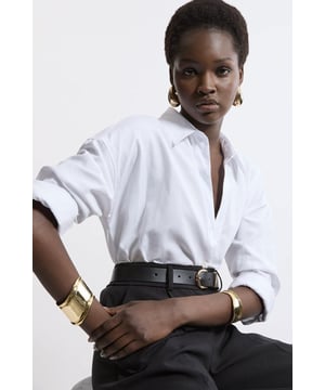 Throw it back to the '90s and polish off an occasion look with a bangle stack, featuring a curved design, and shining metallic material. Wear it on wedding guest days, party nights, and date days to add a little extra detail to any look. Curved Bangle Stack Bold, Chunky Design Shimmering Metallic Material Statement Curved Design Slip On DesignBrowse this seasons women's jewellery or discover the full range of women's accessories now.