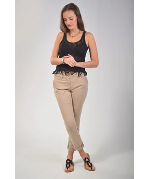 These womens chino's are an everyday womenswear staple, designed with a slim fit, mid-rise and four pockets. Wear with everything from a classic white shirt to logo tees for an easy laid back look.
98% Cotton 2% Elastane Stretch Fabric
Sizing: As expected
3 Lengths: Short 25" Reg 27" Long 29" (Inside Leg)
Last Season overstock made for Next