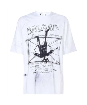 Elevate your wardrobe with the Balmain Sketch Drawing Logo White T-Shirt, a refined piece crafted in Italy from 100% premium cotton for exceptional comfort and durability. Featuring Balmain's distinctive sketch drawing logo, this white t-shirt blends artistic flair with timeless style. Its breathable fabric ensures all-day ease, making it perfect for both casual outings and sophisticated layering. Designed for the modern man who values quality and elegance, this t-shirt offers a versatile addition to any collection, promising a sleek, polished look every time you wear it. Experience luxury and creativity in one essential garment