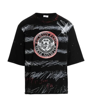 Elevate your wardrobe with the Balmain Paris Graffiti Coin Logo Black T-Shirt, a striking blend of luxury and street style. Crafted from 100% premium cotton in Portugal, this black tee offers exceptional comfort and durability. The bold graffiti-inspired coin logo adds a unique, edgy touch that sets you apart from the crowd. Perfect for those who appreciate high fashion with a contemporary twist, this T-shirt pairs effortlessly with casual or smart outfits, making it a versatile staple for any modern wardrobe. Experience the perfect balance of style and quality with Balmain