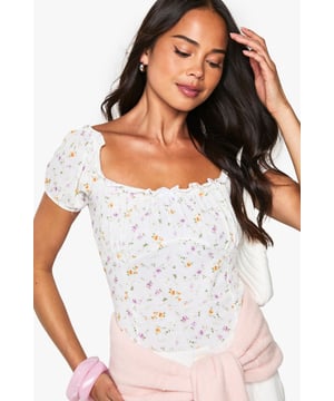 Steal the style top spot in a statement separate from the tops collectionCamis or crops, bandeaus or bralets, we've got all the trend-setting tops so you can stay statement in separates this season. Hit refresh on your jersey basics with pastel hues and pick a quirky kimono to give your ensemble that Eastern-inspired edge. Off the shoulder styles are oh-so-sweet, with slogans making your tee a talking point.