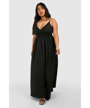 A longline style that lengthens your silhouette and skims your curves for a super flattering look, create the fit you've been dreaming of this season with this plus size maxi dress. A versatile piece you can dress up with heels or keep casual with sliders, plus size long dresses are a wardrobe saviour when you don't know what to wear. Updated for the new season with floral prints, as well as some jersey pieces to keep your lounge style on lock, invest in a plus size floor length dress (it will look good on you).Style: Skater DressFabric: Cotton PoplinLength: MaxiSleeve Length: Strappy