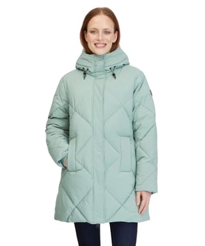 De Diamanta winterjas van RAGWEAR voor dames houdt je warm en stijlvol tijdens het koude seizoen. De elegante, ruitvormige gewatteerde jas heeft een comfortabele, licht uitlopende snit en beschermt niet alleen je lichaam tegen de kou, maar ook je hoofd en nek dankzij de grote, hoge capuchon. De ribgebreide manchetten sluiten de mouwen goed af en de praktische steekzakken bieden extra comfort. De Diamanta van RAGWEAR is ideaal voor een wandeling door de stad of een winterse wandeling.