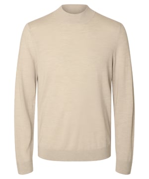 Dieses Longsleeve für Herren überzeugt mit einer normalen Passform und hohem Tragekomfort. Gefertigt aus feinem Strick mit hochwertiger Merinowolle bietet es ein angenehm weiches Tragegefühl und eine natürliche Temperaturregulierung. Der klassische Rundhalsausschnitt mit Rippsäumen sorgt für einen zeitlosen Look. Überschnittene Schultern verleihen dem Shirt eine moderne, lässige Note. Dank des RWS-Siegels steht das Modell für verantwortungsvolle und nachhaltige Wollgewinnung. Das gewebte Label im Inneren unterstreicht den hochwertigen Charakter. Ideal für den Alltag, Büro oder entspannte Freizeit-Looks. Vielseitig kombinierbar – ob unter einem Sakko oder solo getragen. Atmungsaktiv, pflegeleicht und stilvoll. Ein echtes Essential für deine Garderobe.