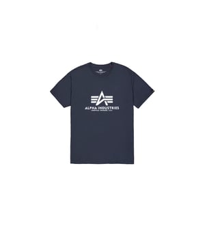 Dieses kurzärmelige Herren-T-Shirt bietet mit seinem Regular Fit und dem Rundhalsausschnitt die perfekte Kombination aus Stil und Komfort. Die Rippblende am Ausschnitt sorgt für eine dezente Struktur, während das Necktape einen sportlichen Akzent setzt. Der Label-Print auf der Brust verleiht dem Shirt einen modernen Touch, ergänzt durch den Label-Aufnäher am Ärmel für zusätzliche Details. Das weiche Material und die lockere Passform garantieren hohen Tragekomfort, ideal für den Alltag. Ein vielseitiges Basic, das sowohl lässig als auch modisch überzeugt.